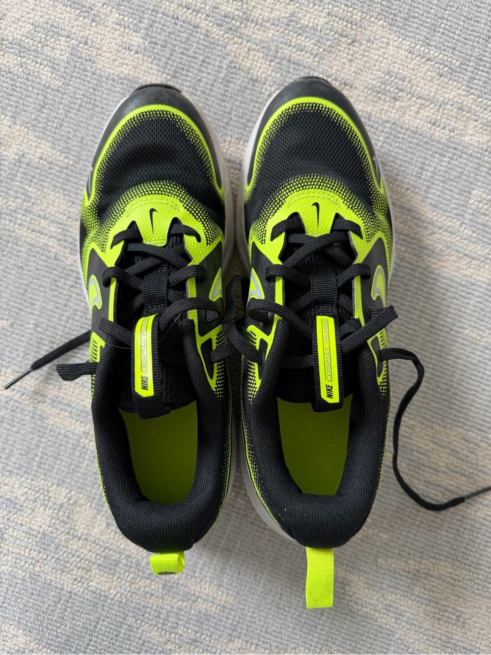 Nike Kids Cosmic Runner - Size 4.5 boys